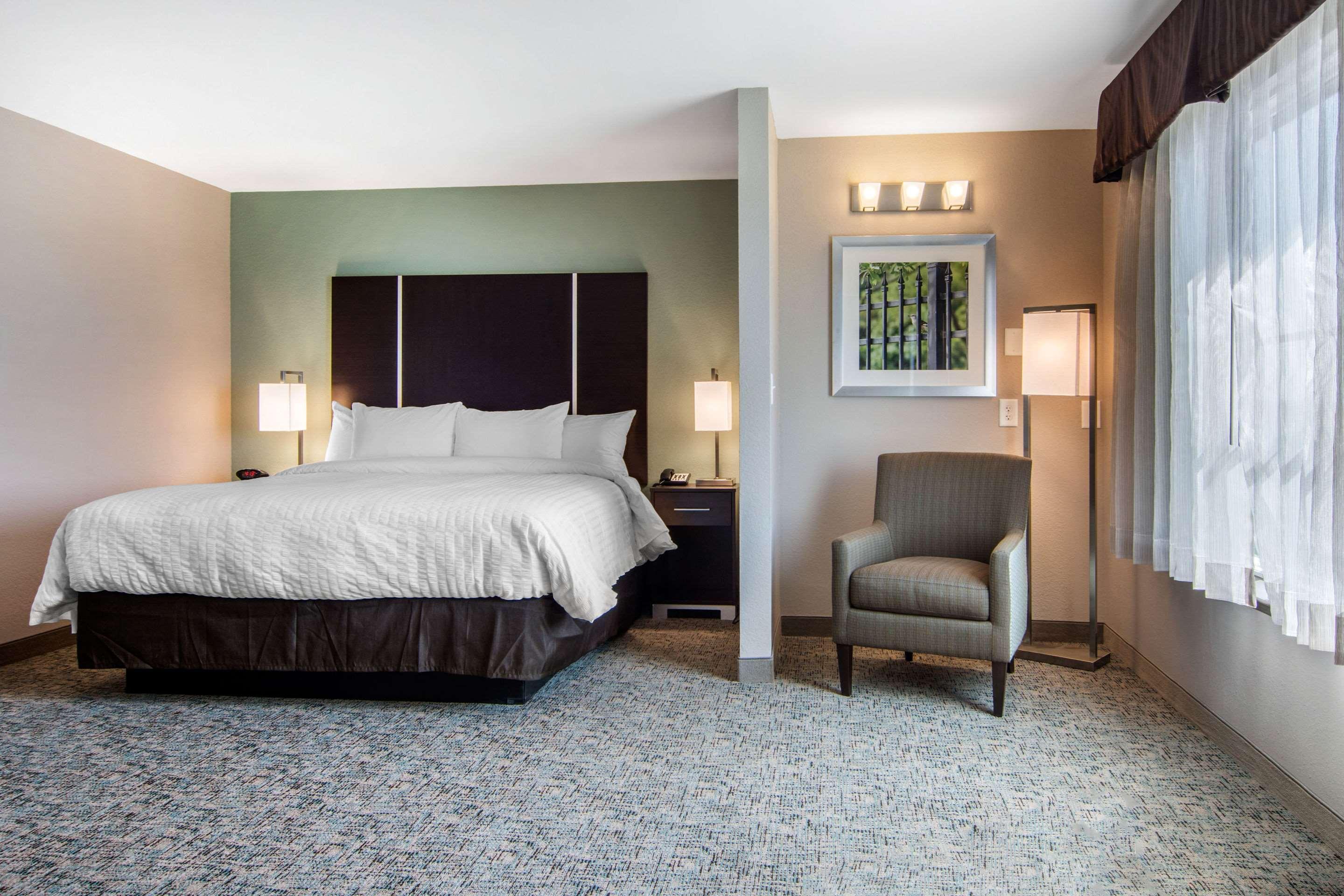 Clarion Inn & Suites Atlanta Downtown Экстерьер фото