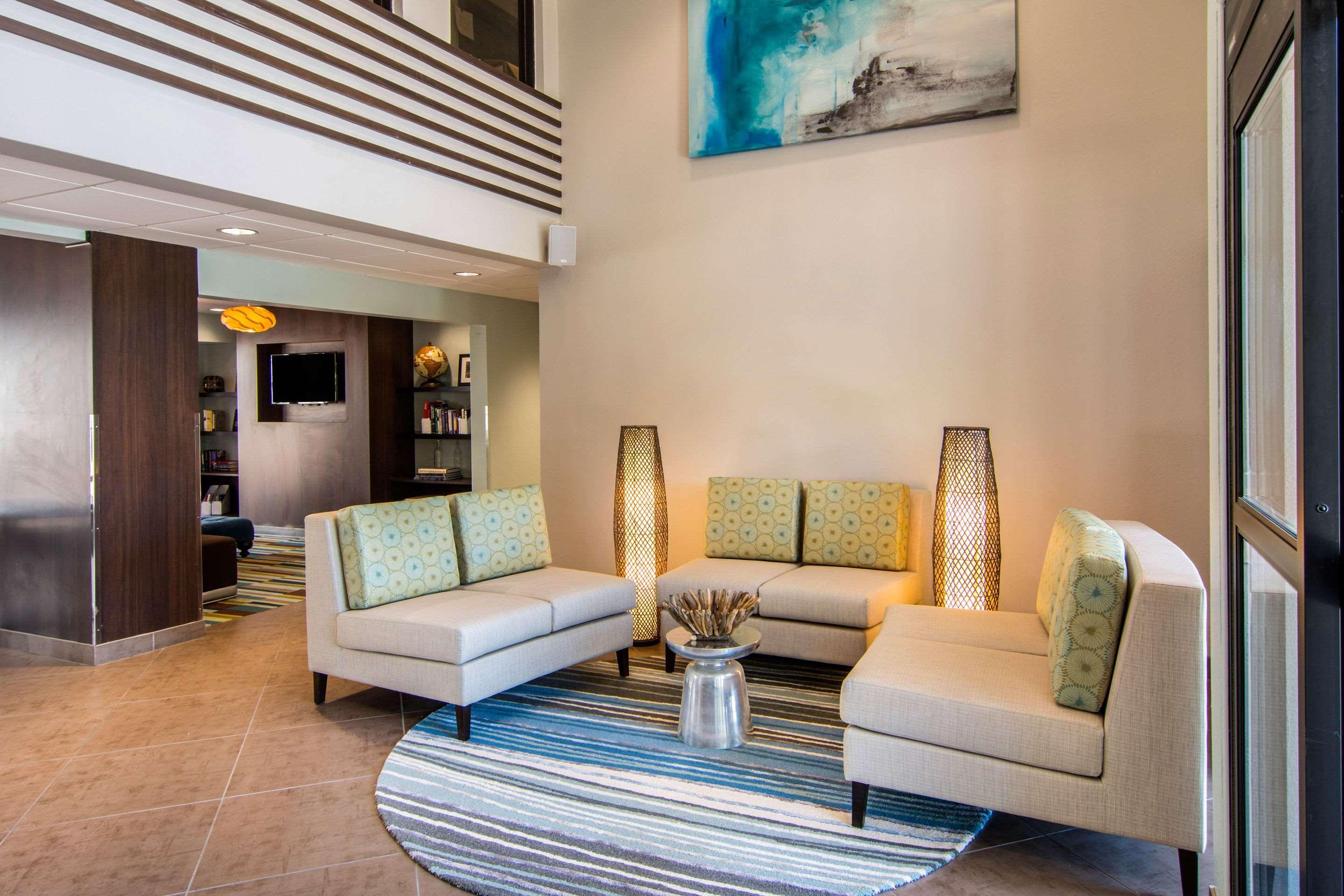 Clarion Inn & Suites Atlanta Downtown Экстерьер фото