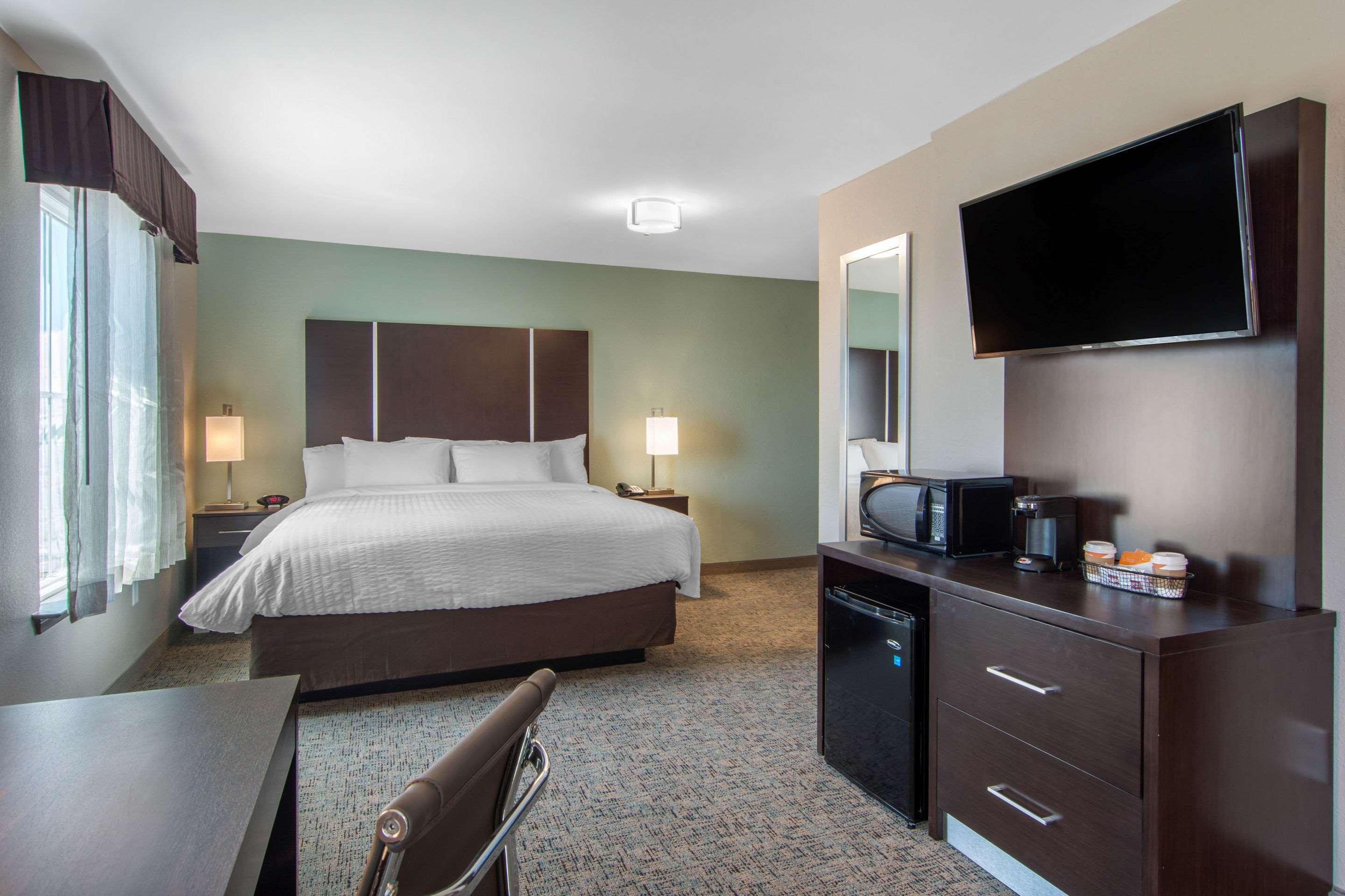 Clarion Inn & Suites Atlanta Downtown Экстерьер фото