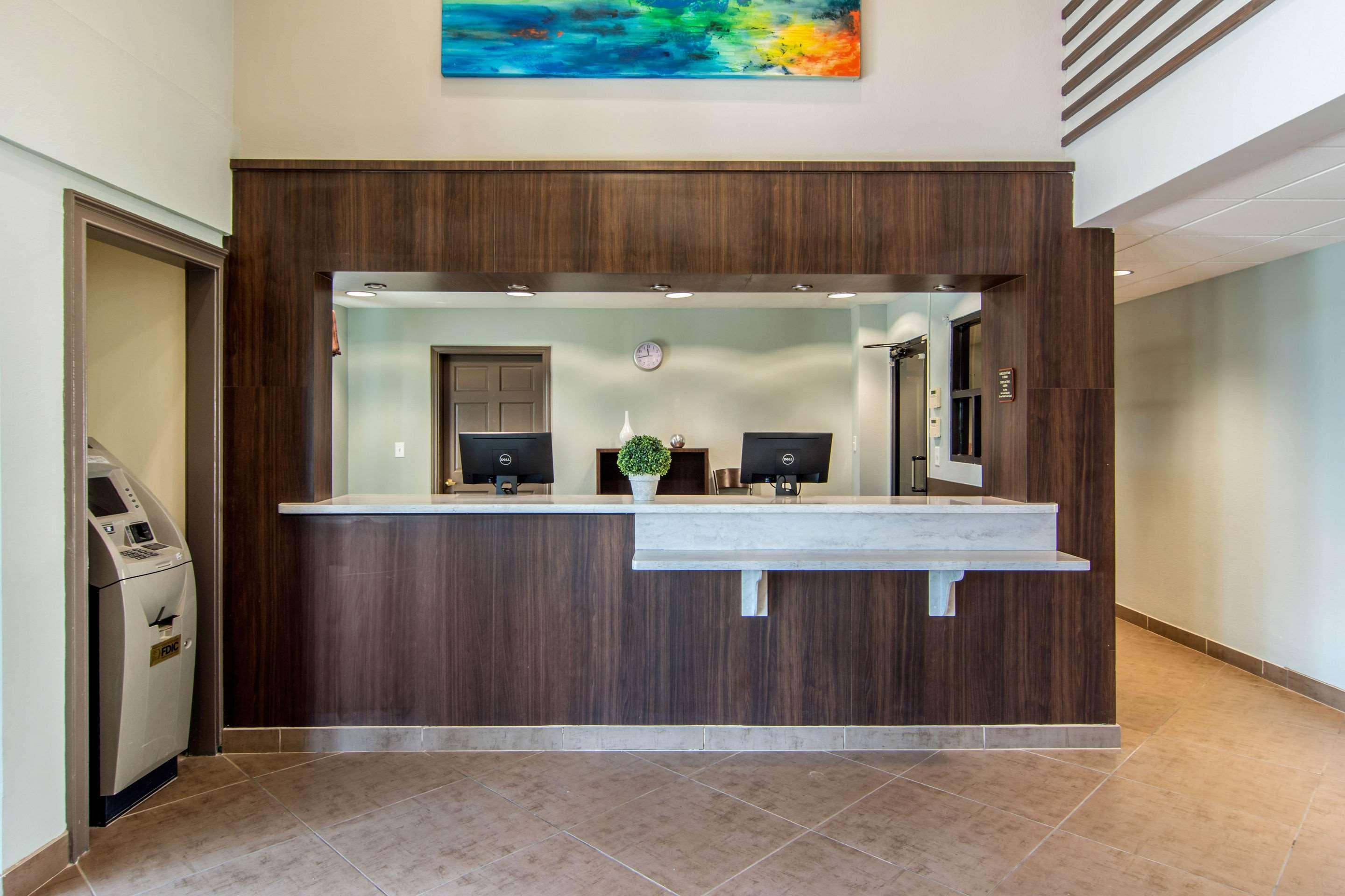 Clarion Inn & Suites Atlanta Downtown Экстерьер фото